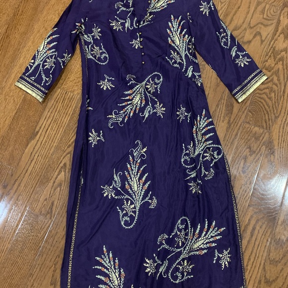 Kaftan/Beach Coverups - Picture 1 of 3